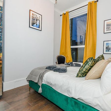 Cosy 1 Bedroom Home For Small Families London Exterior photo
