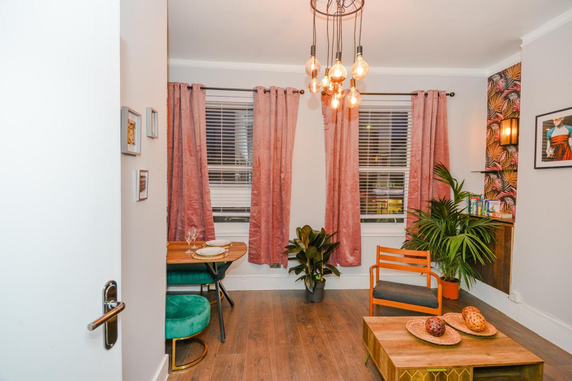 Cosy 1 Bedroom Home For Small Families London Exterior photo